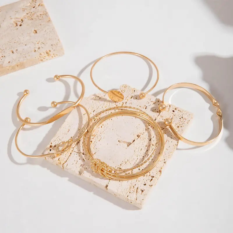 Gold Elegant Knot Bracelet Set