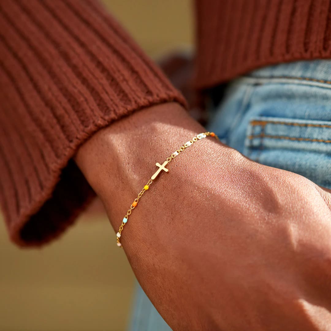 Elegant Minimalist Cross Bracelet