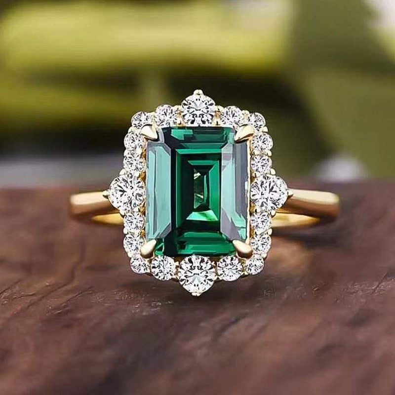 Emerald Majesty Ring