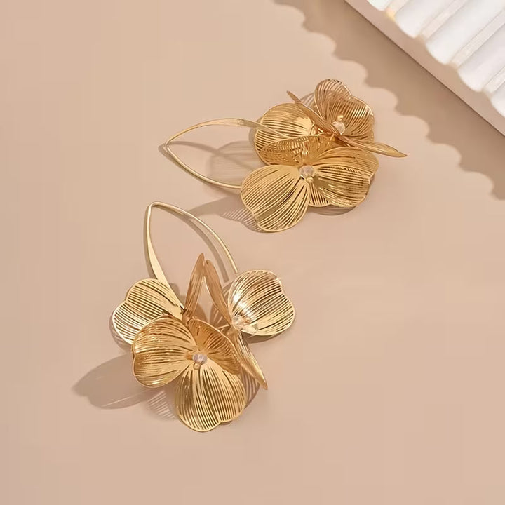 Elegant Gold Flower Earrings