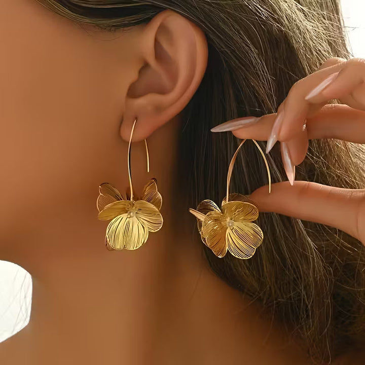 Elegant Gold Flower Earrings