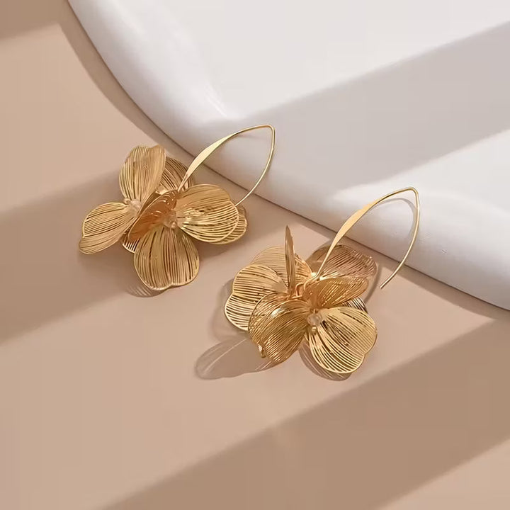 Elegant Gold Flower Earrings