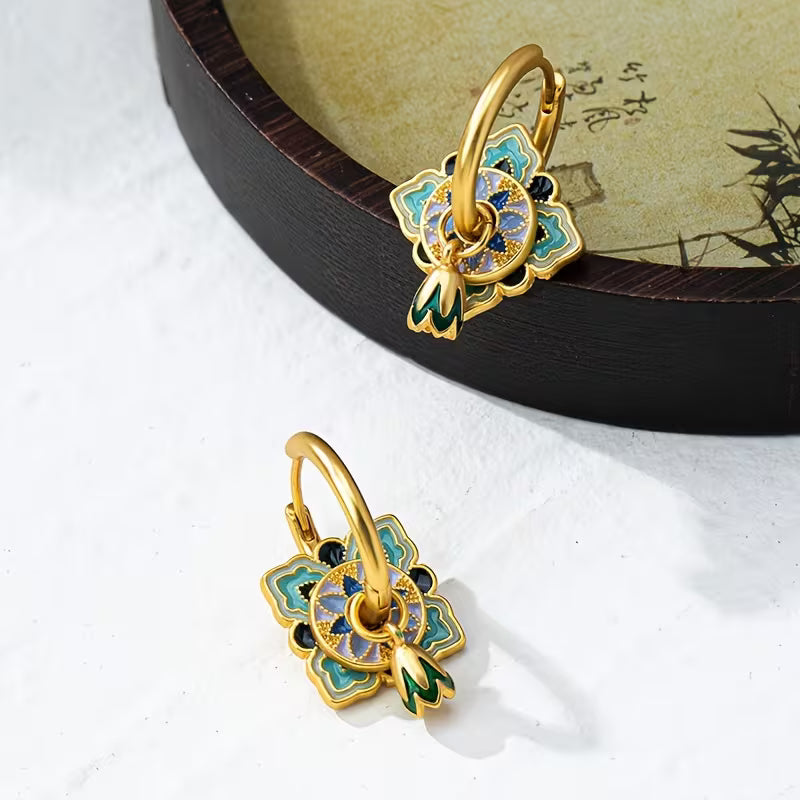 Chic Vintage-Inspired Lacquered Earrings