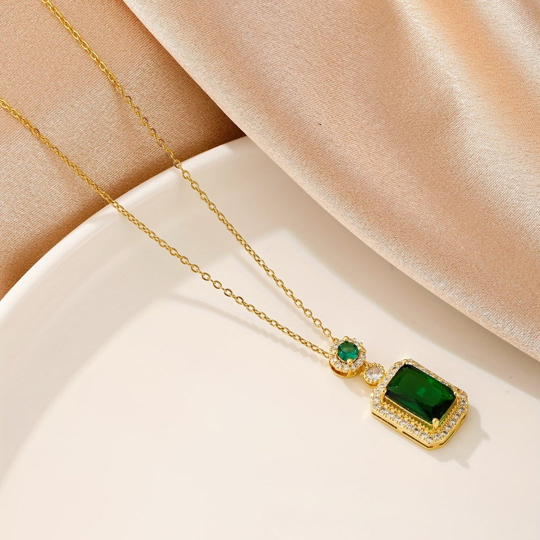 Emerald Stone Greta Collar