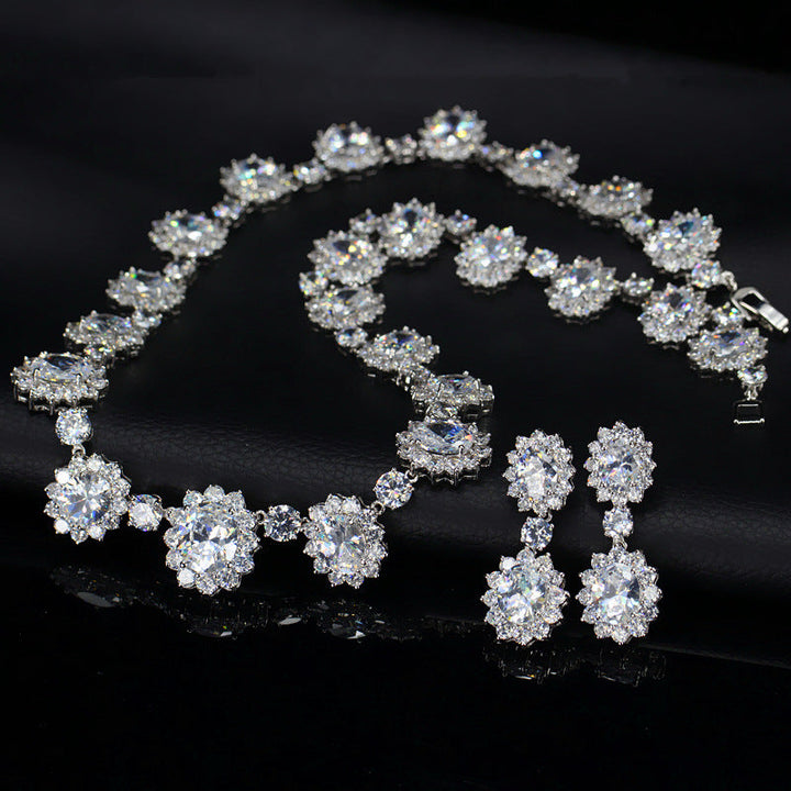 Queen Jewelry Set: Earrings & Necklace