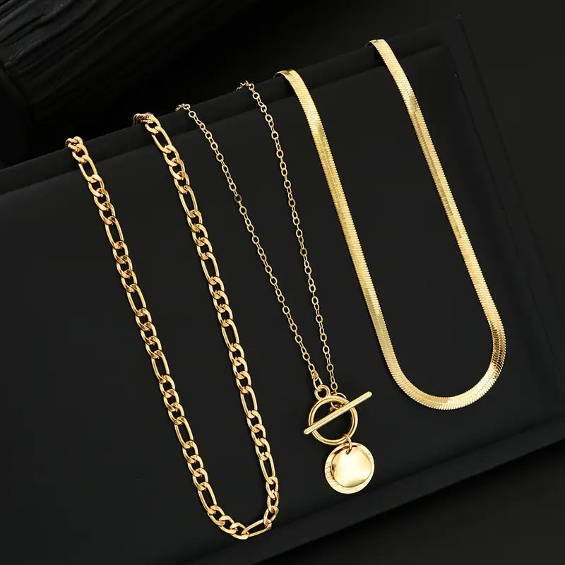 Savira Gold Textured Coin Necklace