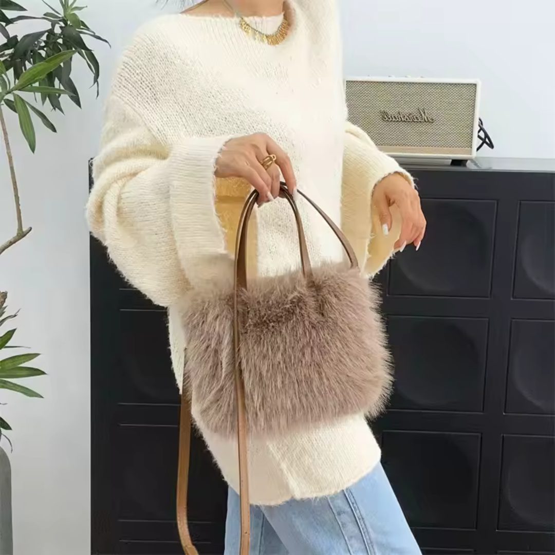 Aurora | Bag made of delicate faux fur