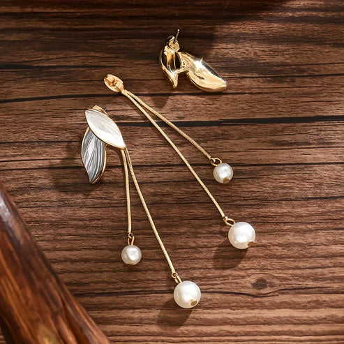 Elegant Leaf-Shaped Pearl Earrings