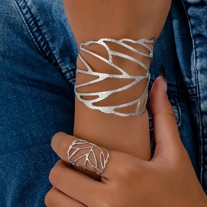 Retro Leaf Bracelet