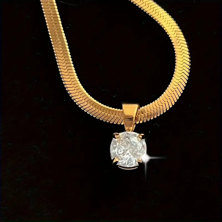 Elegant Gold Valentina Collar
