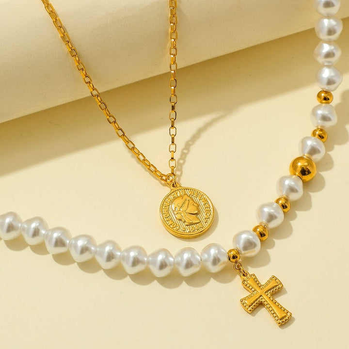 Pearl-Embellished Cap Collar