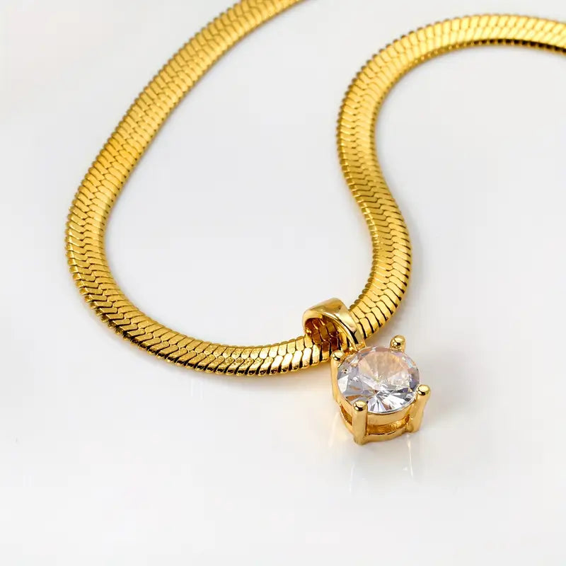 Elegant Gold Valentina Collar