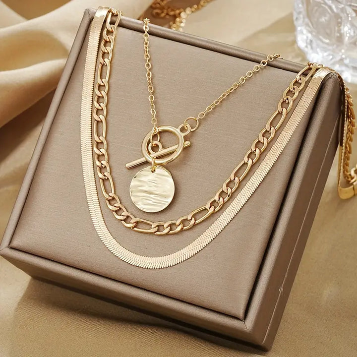 Savira Gold Textured Coin Necklace