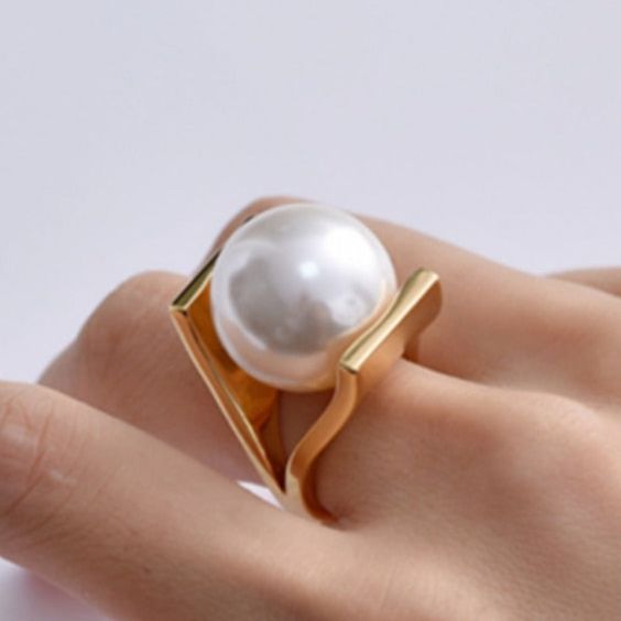 Vintage Pearl Inlay Gold Ring