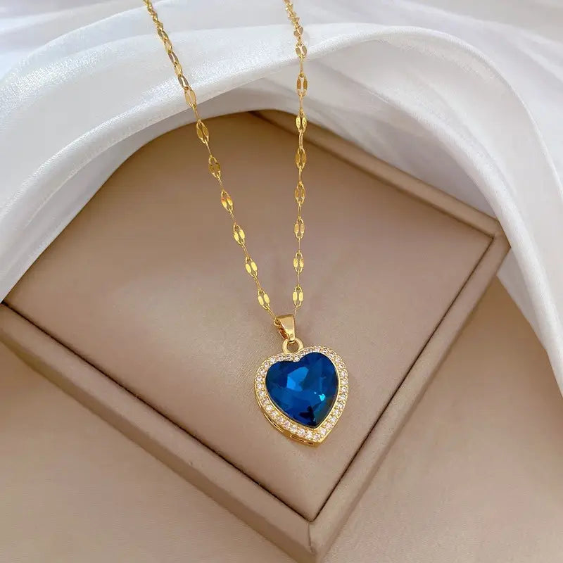 Heart-Shaped Gold Necklace with Sapphire