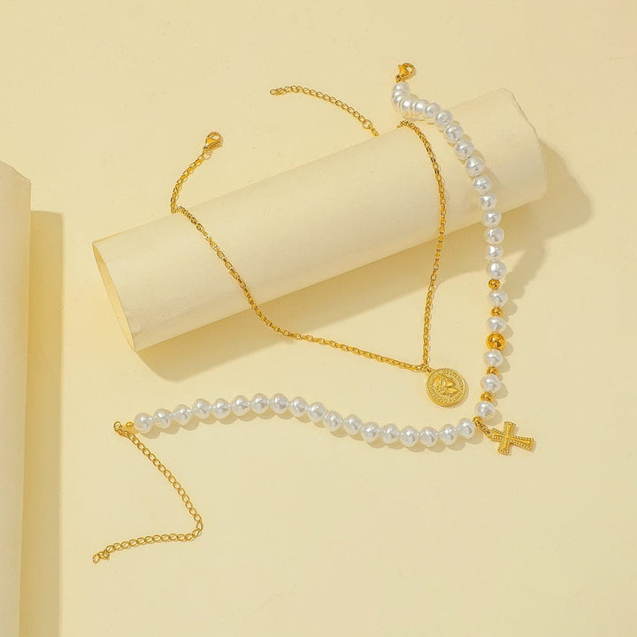 Pearl-Embellished Cap Collar