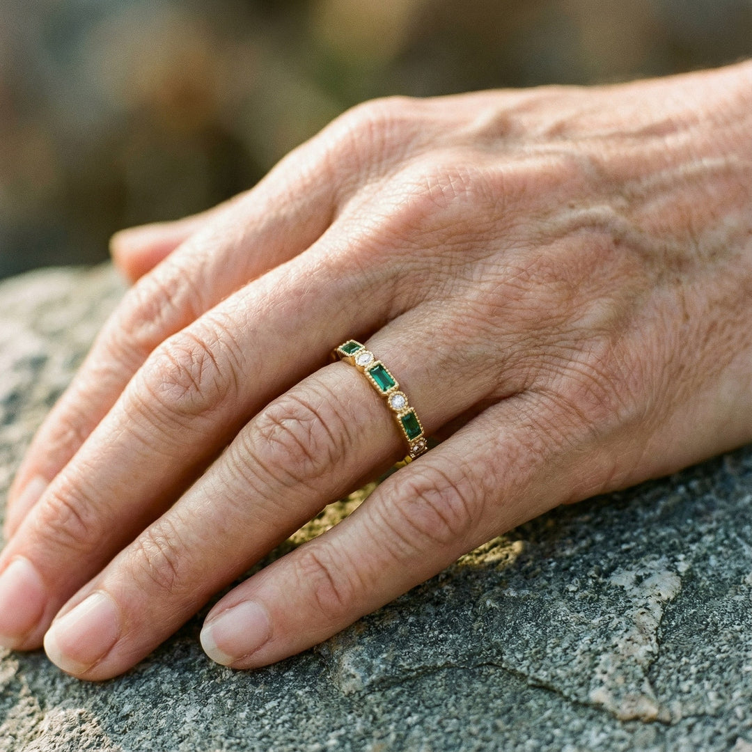Vintage Gold Ring with Green Zirconia