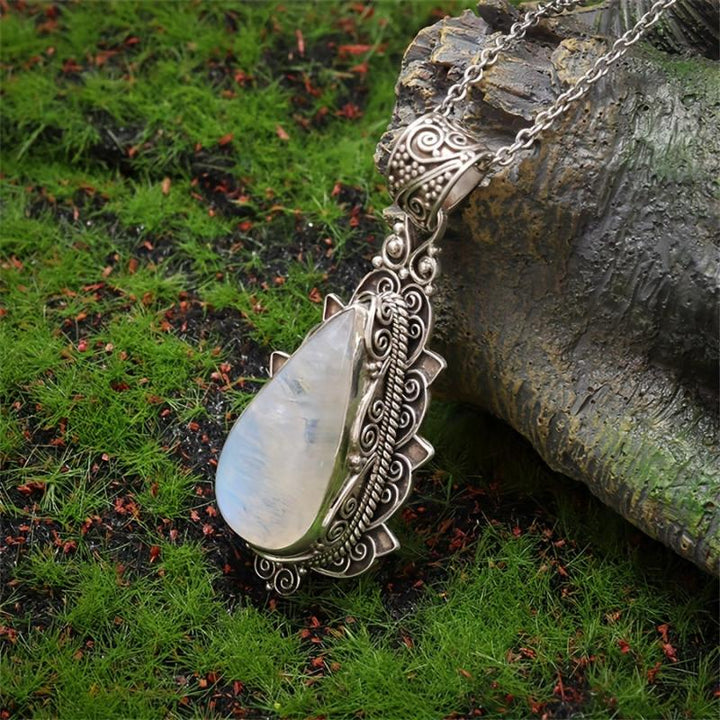 Vintage Moonstone Pendant Necklace" can be rewritten as "Charming Vintage Moonstone Pendant Necklace.