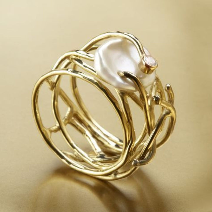 Elegant Gold Pearl Ring