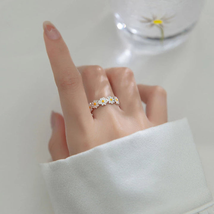 Adjustable Silver Daisy Ring