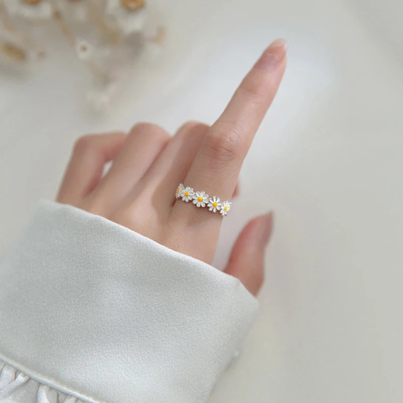 Adjustable Silver Daisy Ring