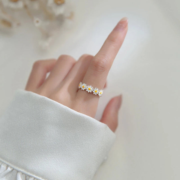 Adjustable Silver Daisy Ring