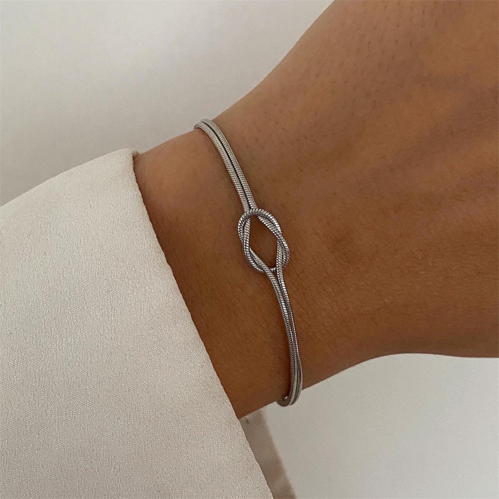 Elegance Knot Bracelet – A Symbol of Unity