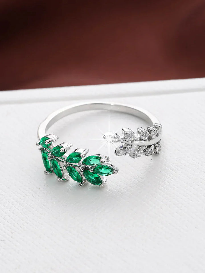 Vivara White Gold Ring" can be rewritten as "Vivara White Gold Band.