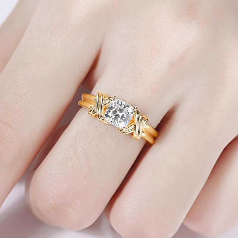 Gold Royal Bow Ring