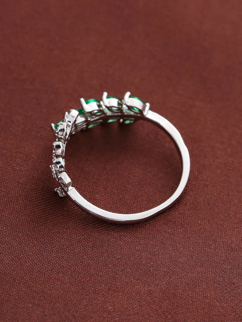 Vivara White Gold Ring" can be rewritten as "Vivara White Gold Band.