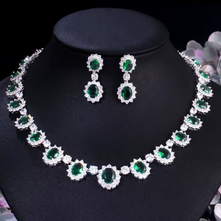 Queen Jewelry Set: Earrings & Necklace