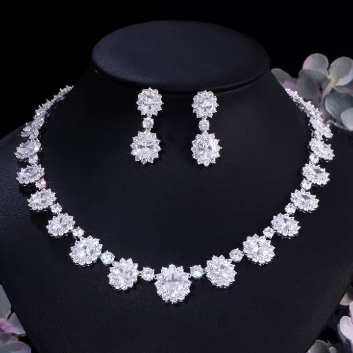 Queen Jewelry Set: Earrings & Necklace