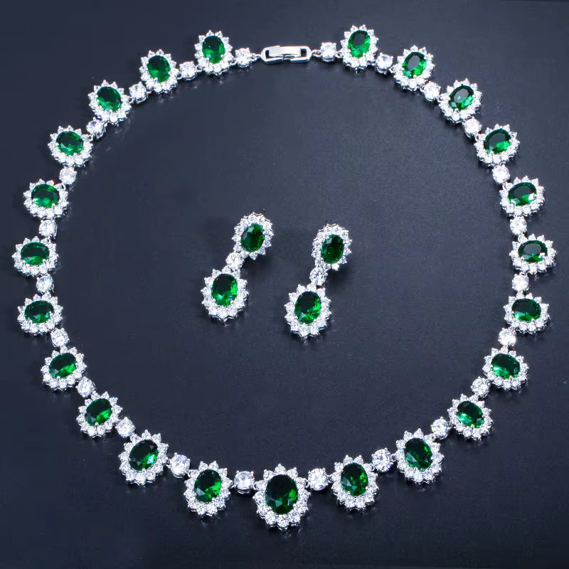 Queen Jewelry Set: Earrings & Necklace