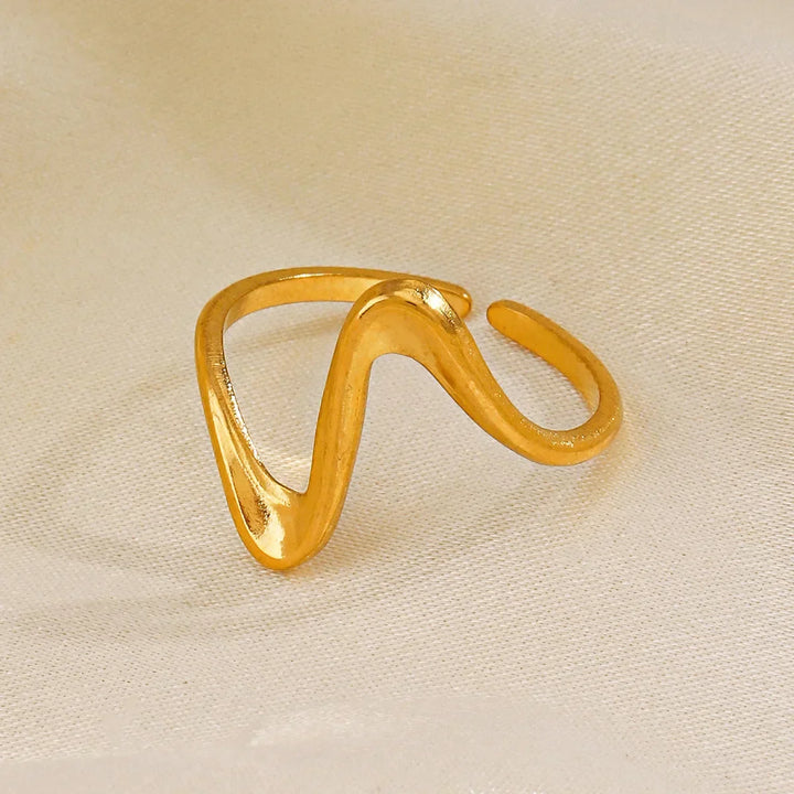 Wave-Inspired Geometric Rings