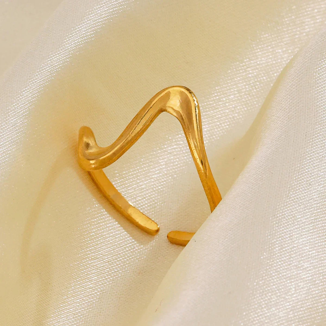 Wave-Inspired Geometric Rings