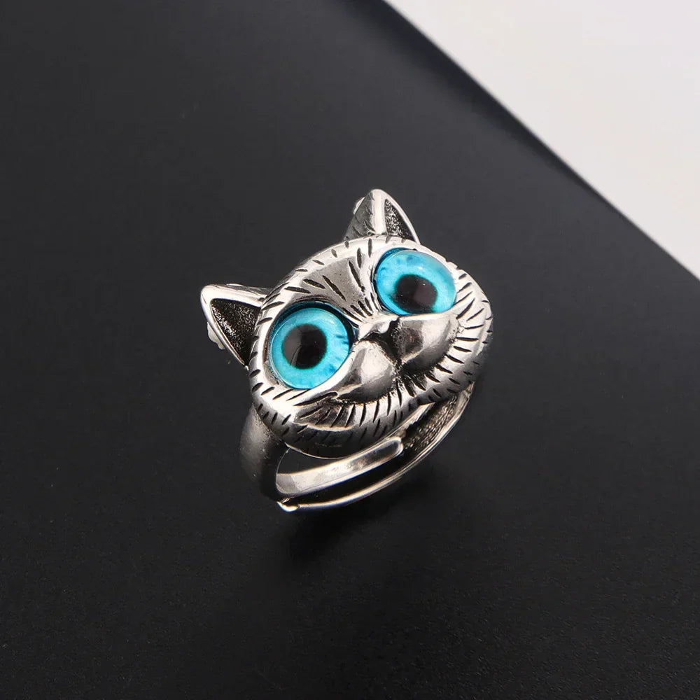 Vintage Silver Cat Ring with Blue Eyes – Perfect for Cat Lovers