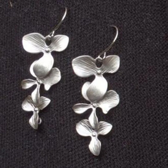 Silver Petal Necklace & Earring Set