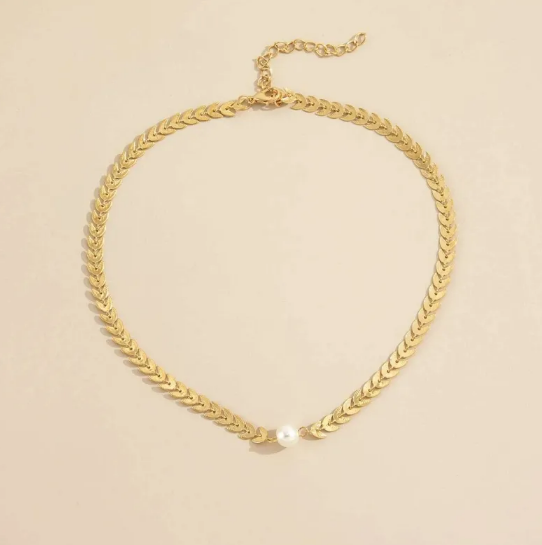 Clavicle Pearl Necklace