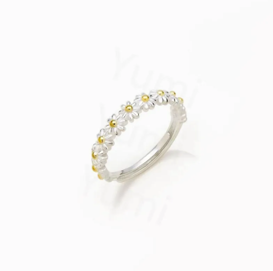Silver Daisy Ring - Petite Design