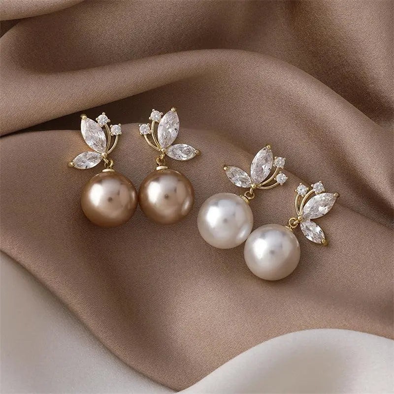 Elegant Pearl and Gold Crystal Earrings