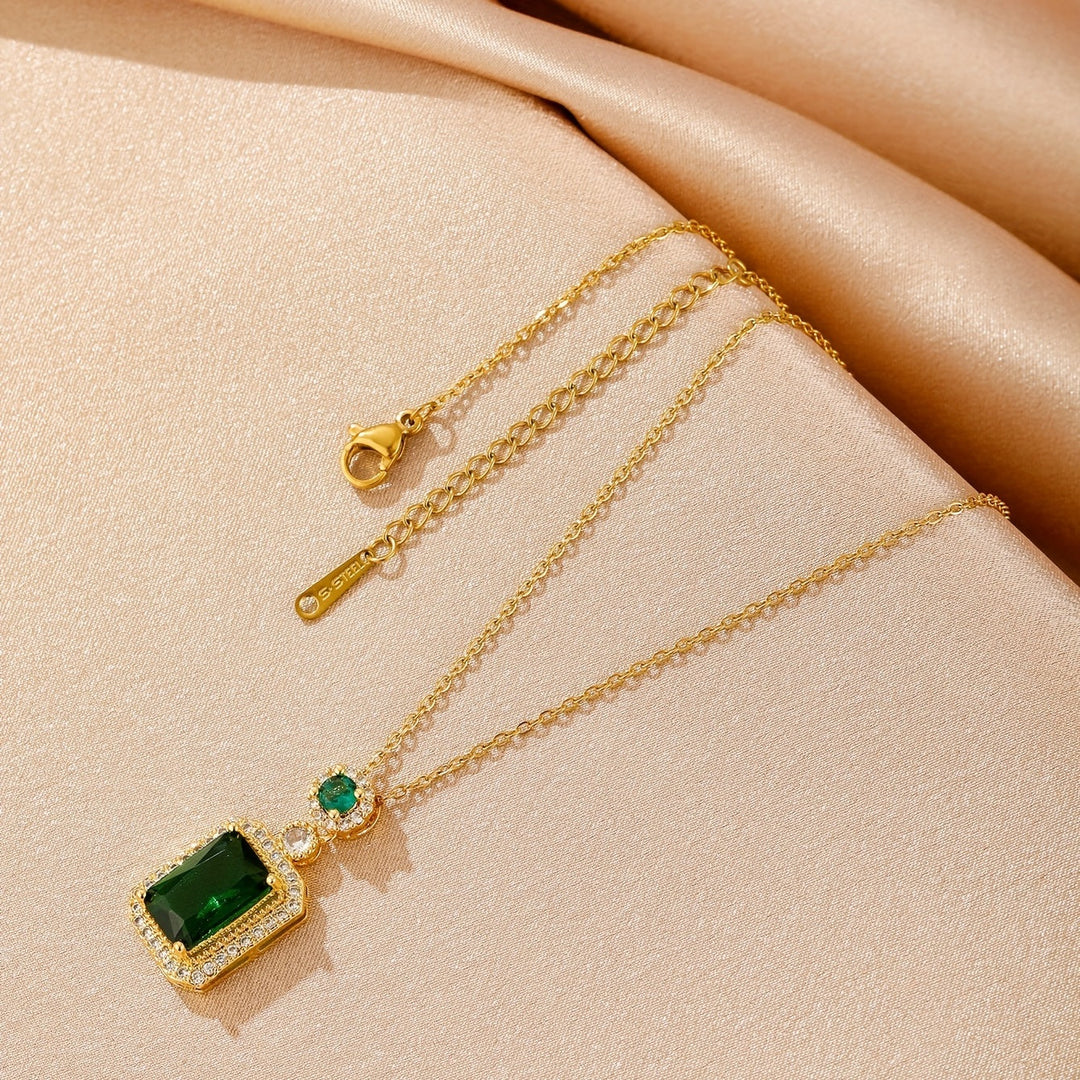 Emerald Stone Greta Collar