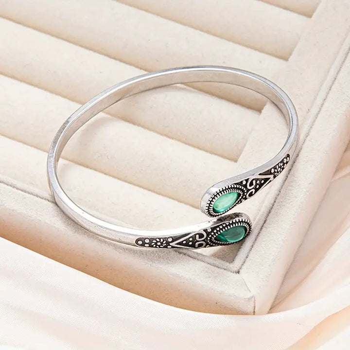 Chic Emerald Bracelet