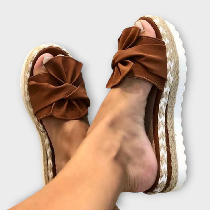Solegenius – Orthopaedic Sandal with Bow