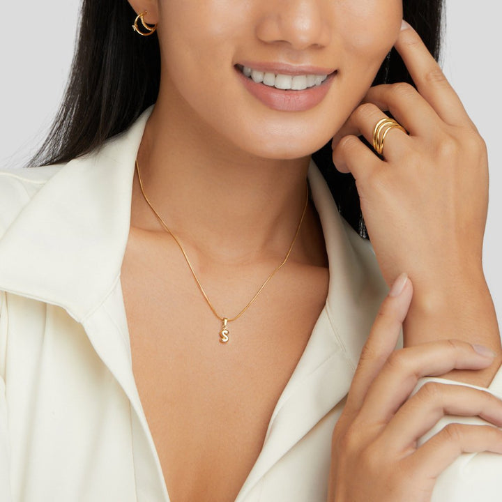 Trendy Bubble Letter Collar