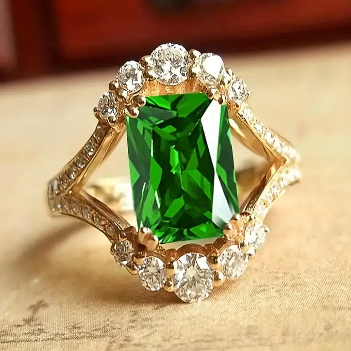 Stunning Emerald Ring