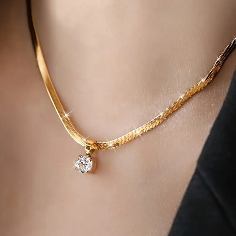 Elegant Gold Valentina Collar