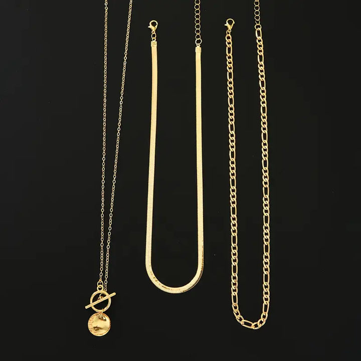 Savira Gold Textured Coin Necklace