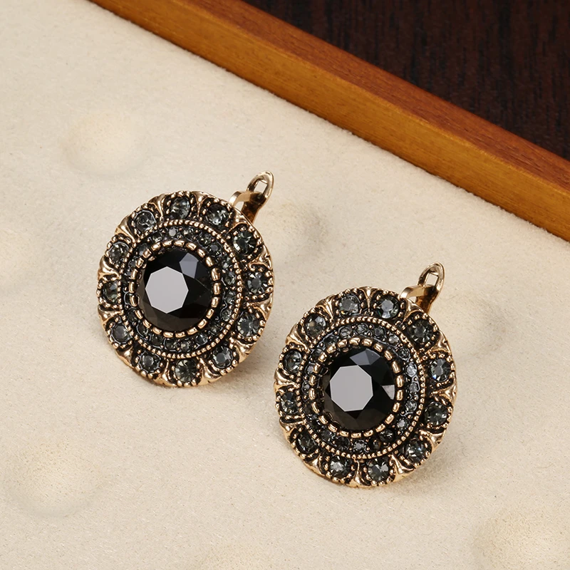 Chic Round Black Crystal Earrings