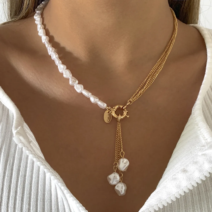 Chic Pearl Pendant Necklace