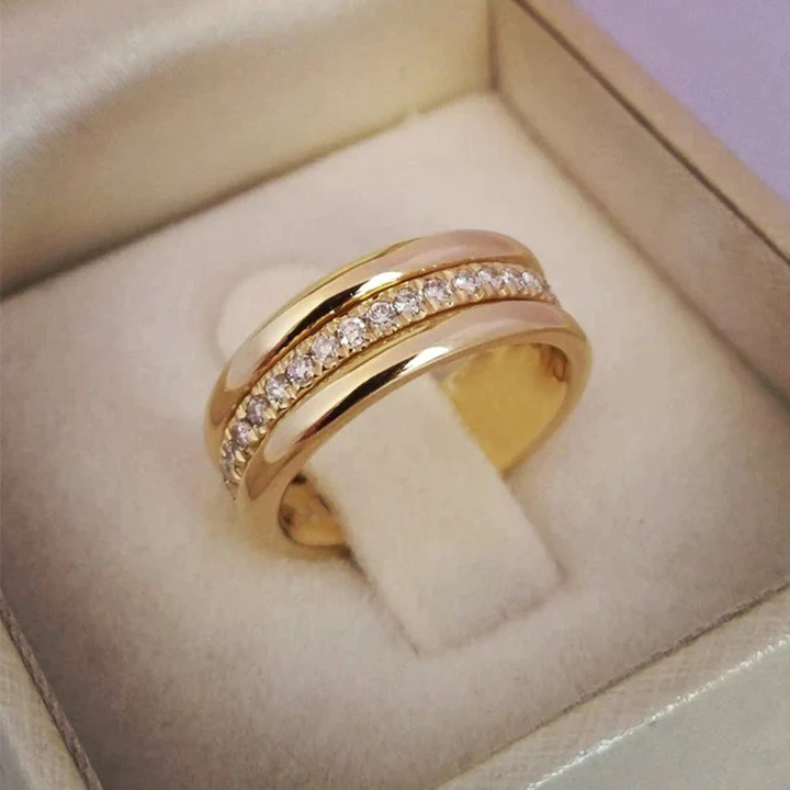 Vintage-Inspired Cubic Zirconia Frame Ring